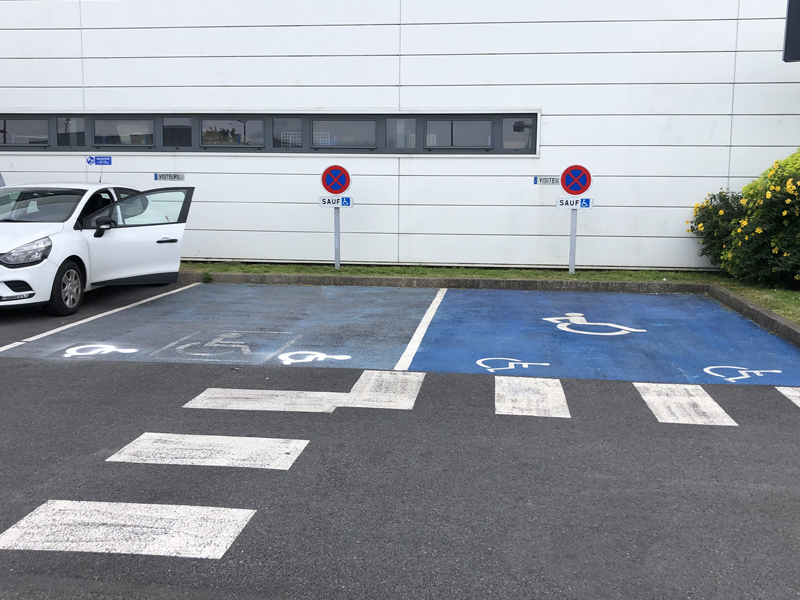 place de parking PMR